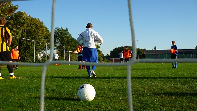 戴维斯受到 戴维斯受到